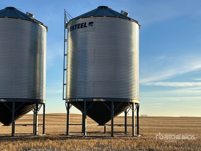 Westeel +/- 4300 bu 5 Ring Hopper Grain Bin
