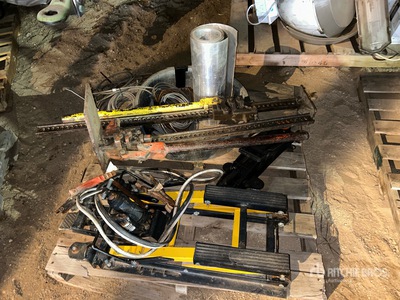 Quantity of (4) High lift & Garage Jack