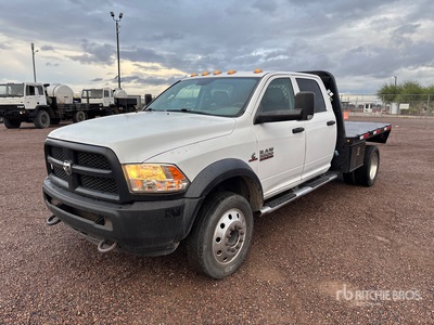 2016 Ram 5500 4x2 Crew Cab Ciężarówka z płaską platformą