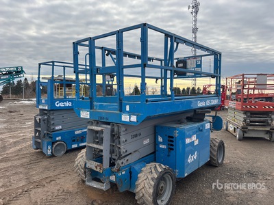 2013 Genie GS-3369RT 4x4 Dual Fuel Ascenseur à ciseaux