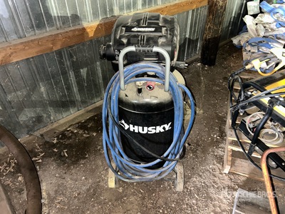 Husky 772 657 20 gal Air Compressor