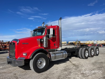 2020 Kenworth T800 Tri/A Day Cab Truck Tractor