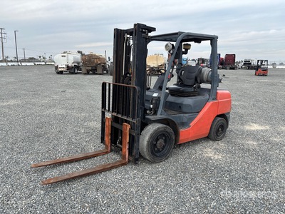 2008 Toyota 8FGU32 5300 lb Pneumatic Tire Forklift