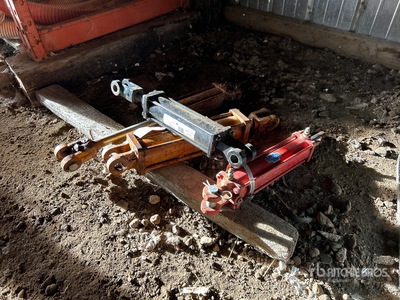 Quantity of (4) Hydraulic Cylinders Pièces divers