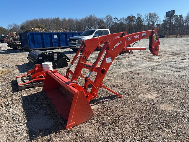 Kubota LA1065A Front Loader Attachment