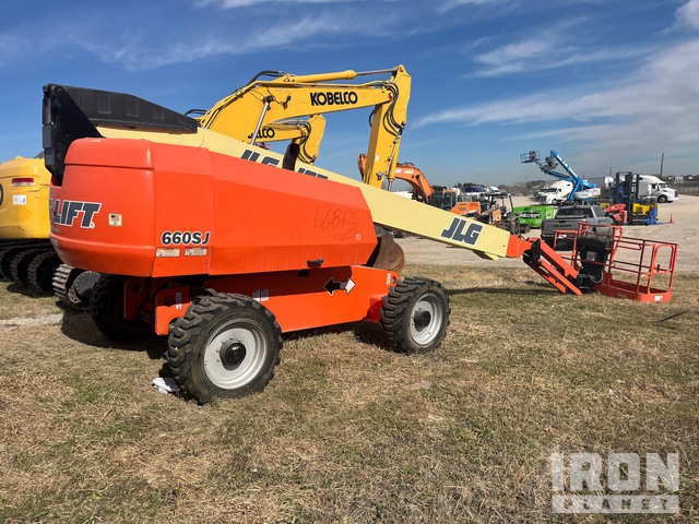 ELEVADOR TELESCóPICO 2013 JLG 4WD 660SJ