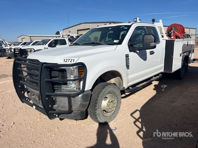 2018 Ford F-350 XL 4x4 Extended Cab Service Truck