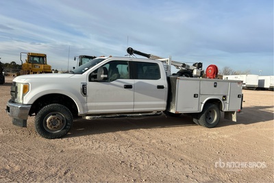2017 Ford F-350 4x4 Crew Cab Service Truck