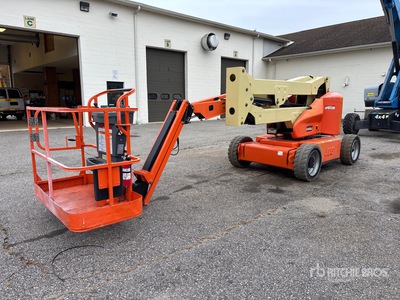 2013 JLG E450AJP 2WD Electric رافعة بذراع