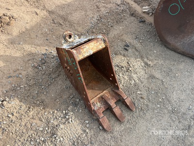 12 in Q/C Digging Backhoe Rear Bucket