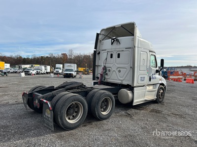 2016 Freightliner Cascadia 113 6x4 Tracteur Routier Couchette