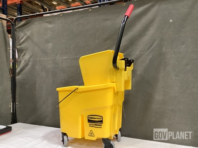 (3) Rubbermaid Wave Brake Mop Buckets