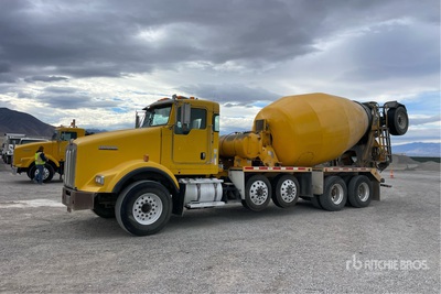 2007 Kenworth T800 Mixer Truck