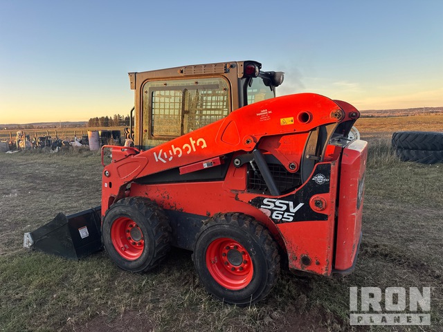 MINI CARGADOR SOBRE RUEDAS 2022 KUBOTA SSV65HC