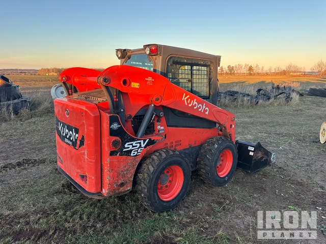 MINI CARGADOR SOBRE RUEDAS 2022 KUBOTA SSV65HC