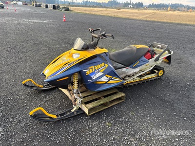 2005 Ski-doo Summit Adrenaline Vehículo para la nieve