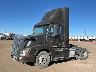 2013 Volvo VNL 4x2 S/A Day Cab Truck Tractor