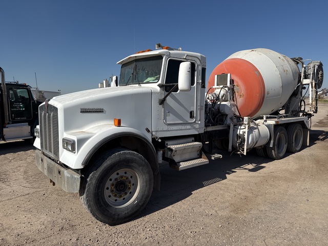 2004 Kenworth W900 8x4 Mixer Truck 2004 Kenworth W900 8x4 Mixer Truck
