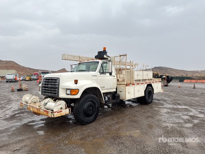 1998 Ford F-800 4x2 Utility Truck