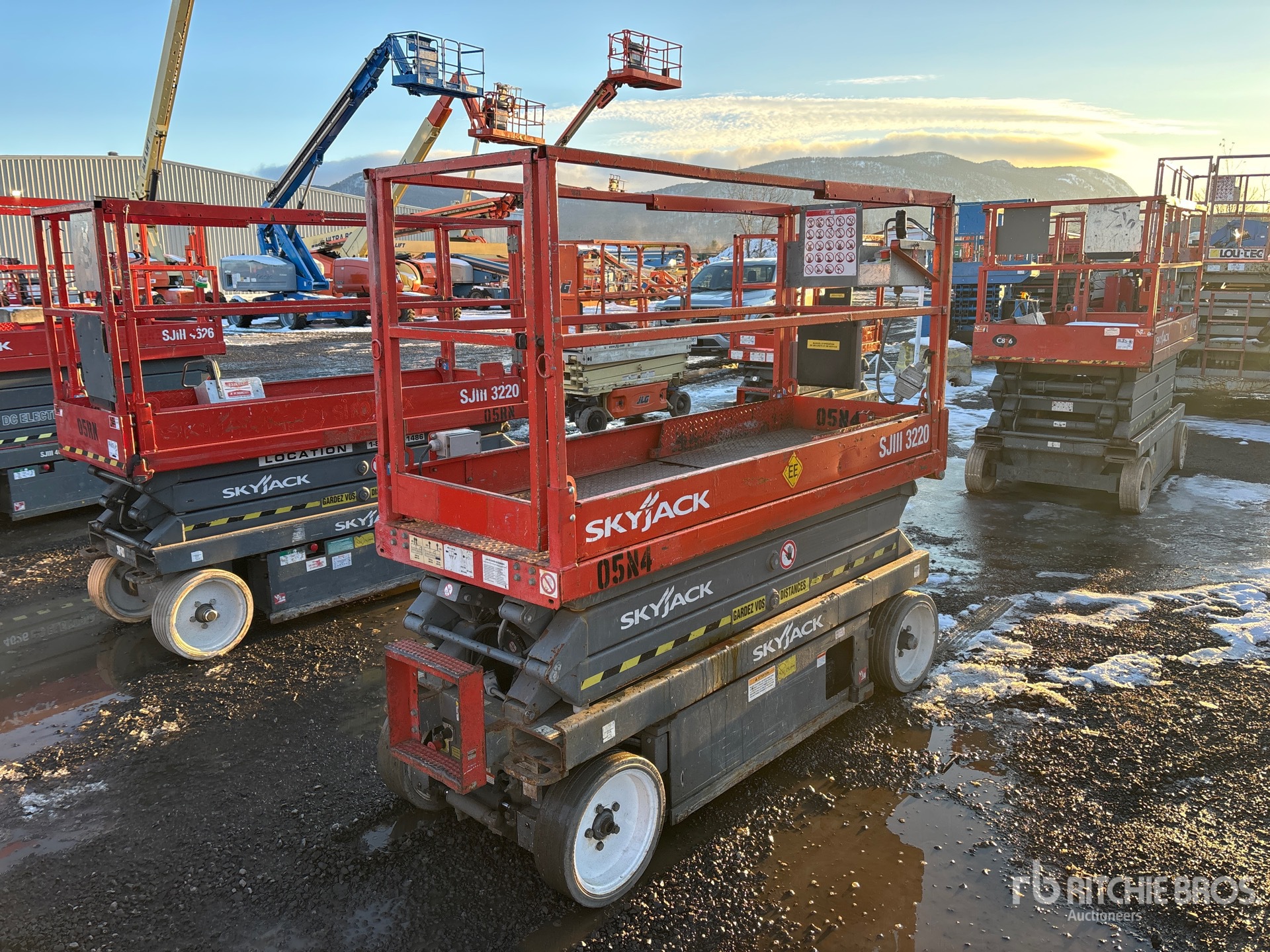 2014 Skyjack SJ3220 Electric Scissor Lift