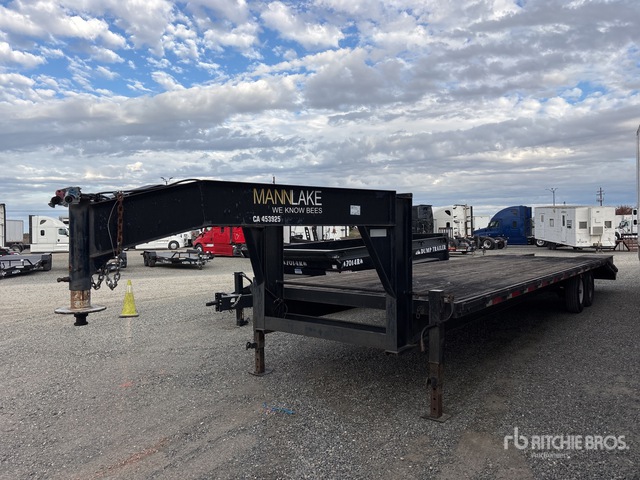 2008 Progressive 30 ft T/A Gooseneck Equipment Trailer | Ritchie Bros ...