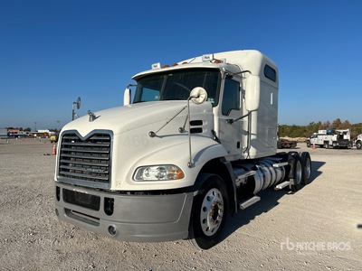 2013 Mack CXU613 6x4 Tracteur routier couchette