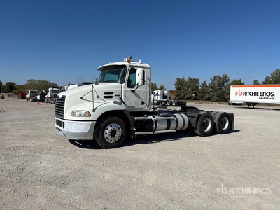 2014 Mack CXU613 6x4 Ciągnik siodłowy T/A z kabiną dzienną