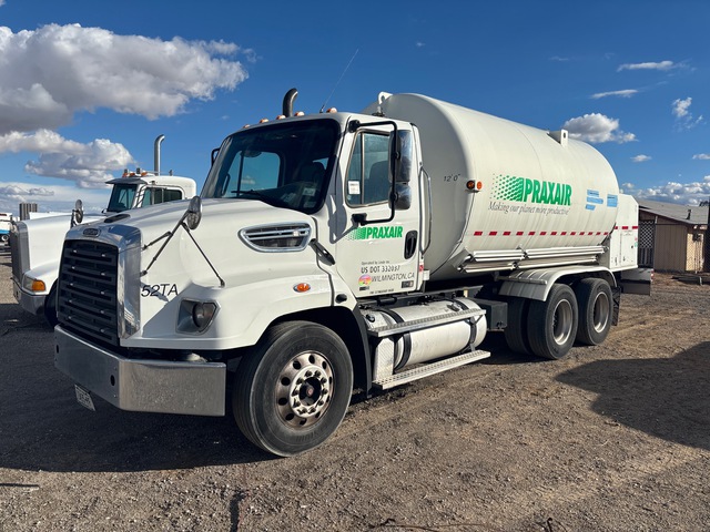 2014 Freightliner 114SD 6x4 Tanker Truck