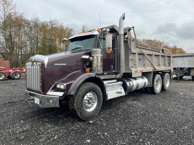 2015 Kenworth T800 6x4 T/A Dump Truck