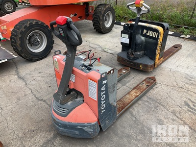2018 Toyota 8HBW23 4500 lb Electric Pallet Jack (Inoperable)