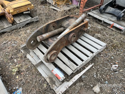 Accurate Q/C Wedge Hydraulic Coupler Divers - Équipement d'exploitation forestière - Fits John Deere 2954 Swing Machine