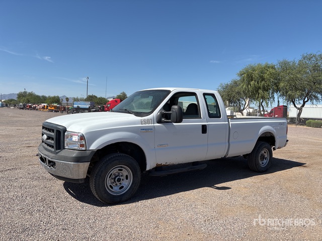 2006 Ford F-250 XL 4x4 Extended Cab Pickup