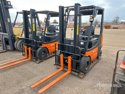 2025 ZVOX CPD-15 3300 lb Electric Forklift (Unused)