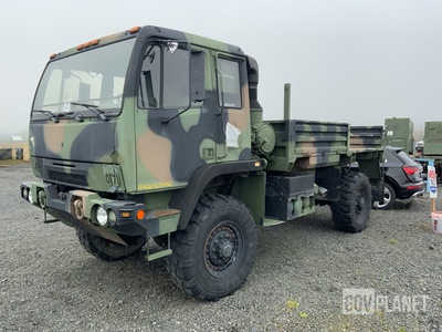 Stewart & Stevenson M1078A1 LMTV 4x4 Cargo Truck
