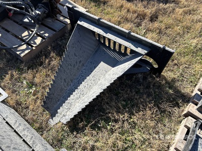 2026 GIYI GY-SBW58 42 in Skid Steer Stump Bucket (Unused)