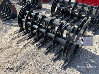 2026 GIYI GY-CLG72 72 in Wood Skid Steer Grapple (Unused)