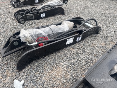 2026 GIYI GY-XJ7T 46 in CAT Hydraulic Excavator Thumb (Unused)