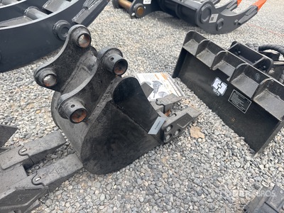 2026 GIYI 8 in Excavator Bucket (Unused)