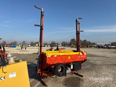 2001 Damax 5-12 Manure Spreader