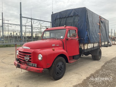 Volvo 465 4x2 Old Timer Tautliner Truck (Inoperable)