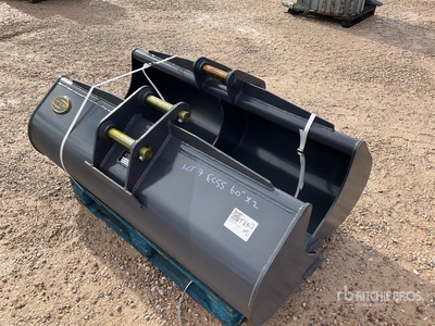 Quantity of (2) Strickland 60 in V-Ditching Cazo para excavadora - Fits Volvo EC55