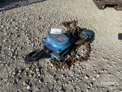 Tralift Material Hoist