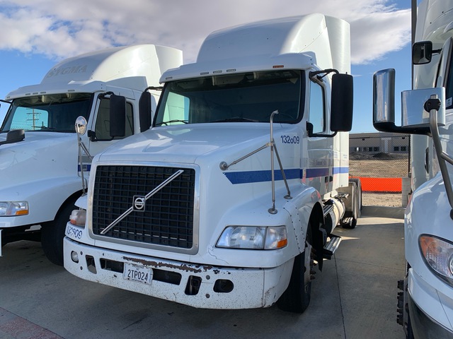 2014 Volvo VNR64T 6x4 T/A Sleeper Truck Tractor