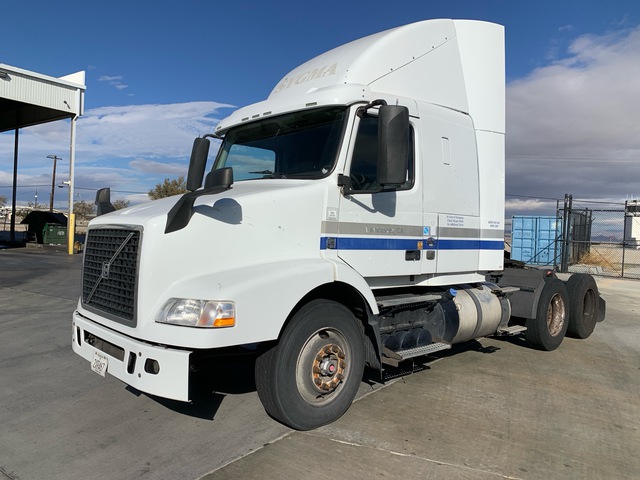 2017 Volvo VNR64T 6x4 T/A Sleeper Truck Tractor