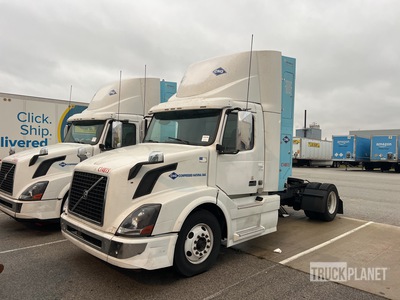 2017 Volvo VNL CNG 4x2 S/A Day Cab Truck Tractor