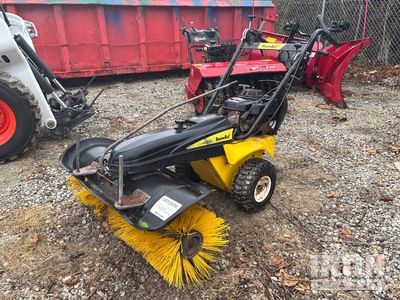 2014 Trynex SS-4000 Barredora Motorizada (Inoperable)