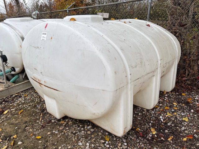 1035 gal Water Tank