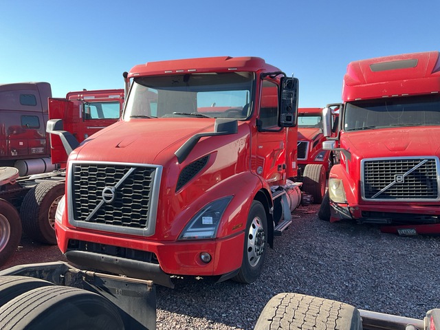 2022 Volvo 6x2 T/A Day Cab Truck Tractor (Inoperable)