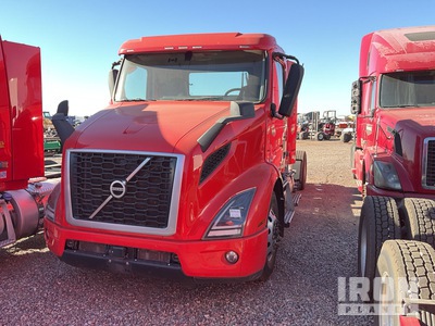 2022 Volvo تراكتور شاحنة نهارية (ثنائية المحور)