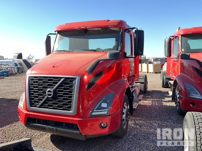 2022 Volvo 6x2 تراكتور شاحنة نهارية (ثنائية المحور)